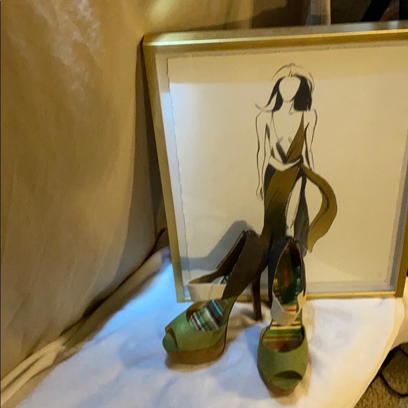 Sandals - Picture 2 of 5